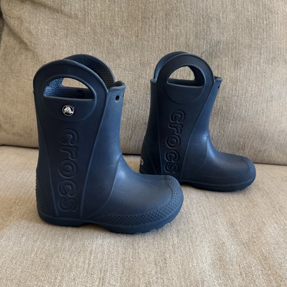 CROCS Kids’ Handle It Rain Boot Navy - Picture 4 of 6